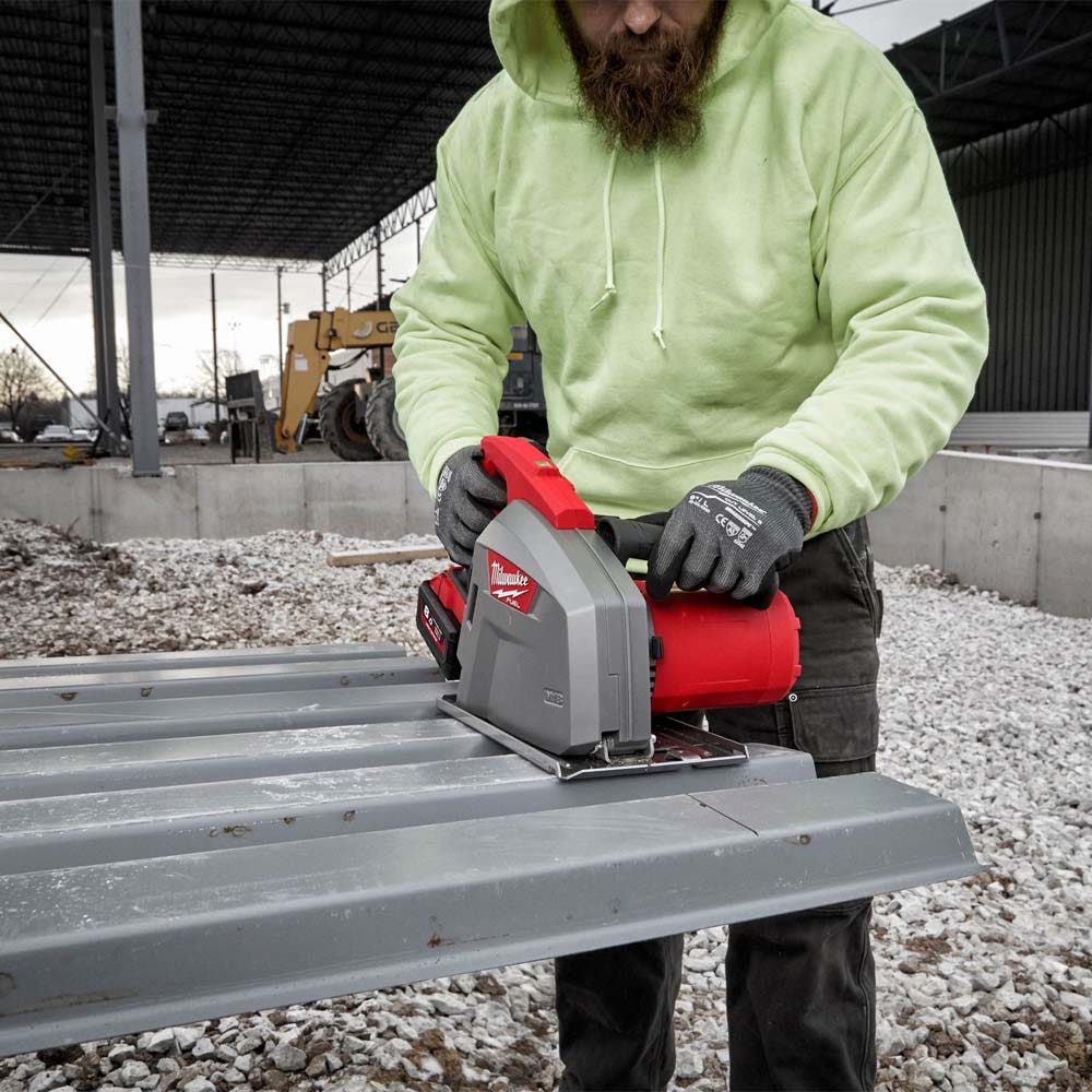 MILWAUKEE 18V FUEL™ 203mm Metal Cutting Circular Saw Skin M18FMCS66-0