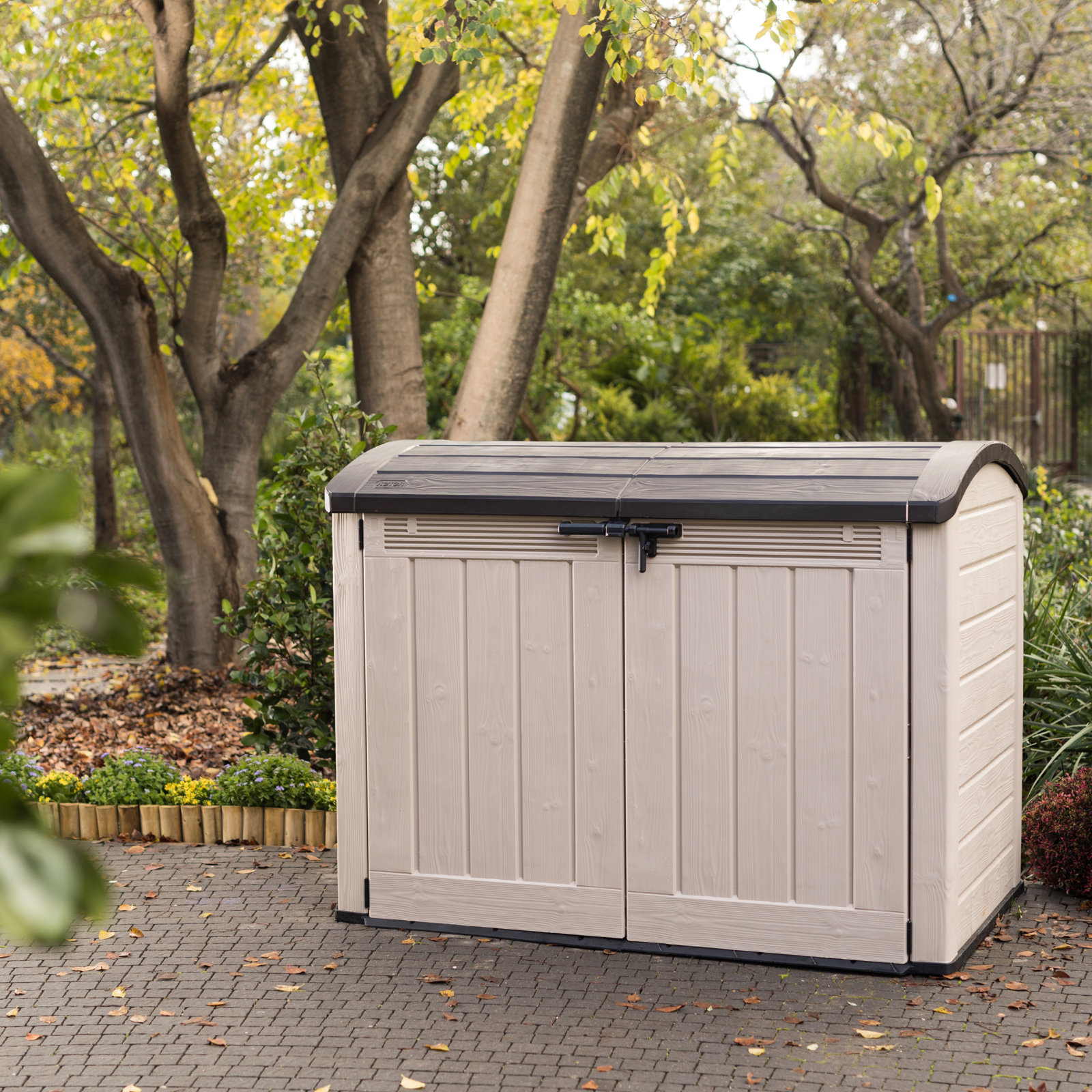 177 cm x 113 cm Geräteschuppen aus Kunstharz