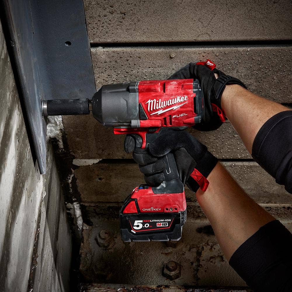 MILWAUKEE 18V FUEL™ ONE-KEY™ 3/4" 2x5.0Ah High Torque Impact Wrench Kit M18ONEFHIWF34-502C
