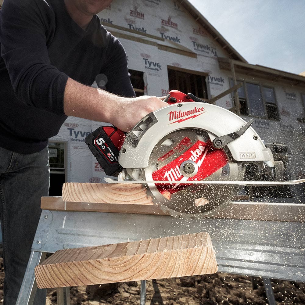 MILWAUKEE 18V Brushless 184mm Circular Saw Skin M18BLCS66-0