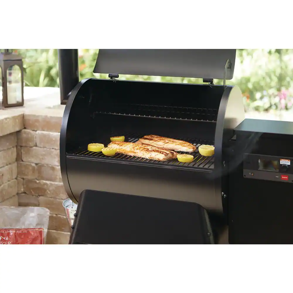 Pro 575 Wifi Pellet Grill and Smoker in Black