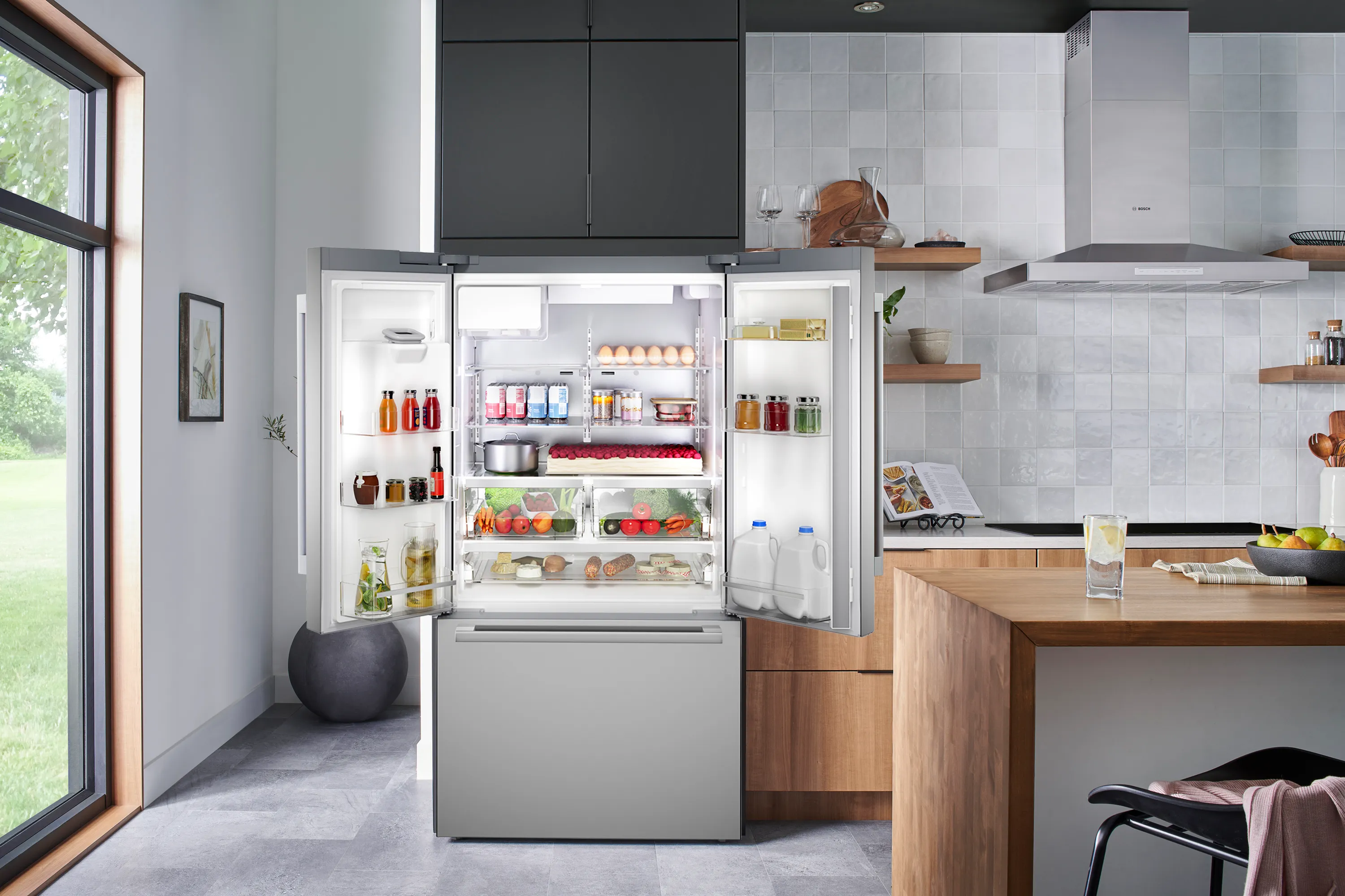 Bosch B36FD52SNS 500 Series French Door Bottom Mount Refrigerator 36'' Stainless steel (with anti-fingerprint). Total No Frost