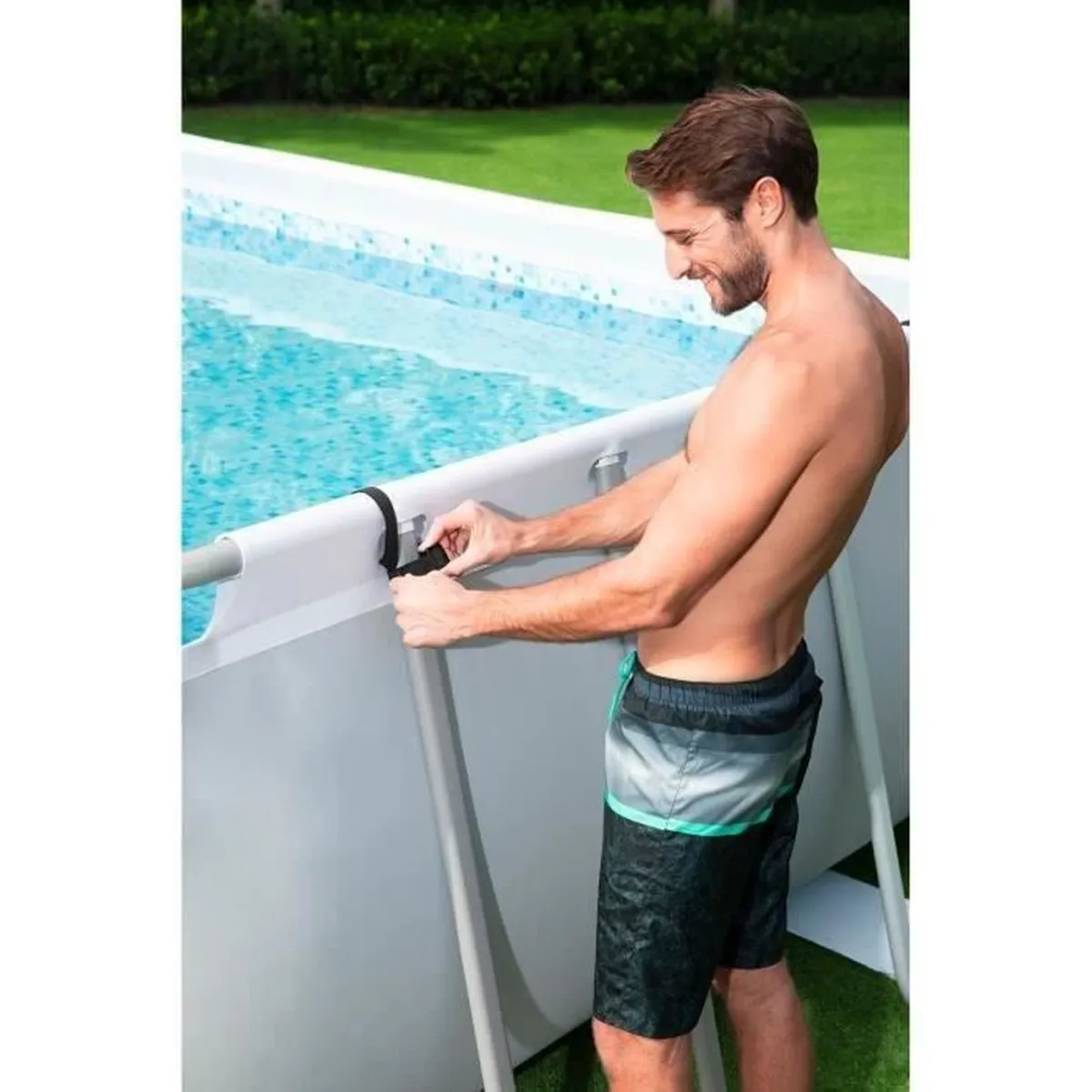 Kit Piscine hors sol tubulaire BESTWAY - Power Steel™- 488 x 305 x 107 cm - Ovale (Livrée avec une échelle. une bâche. un épurateur)