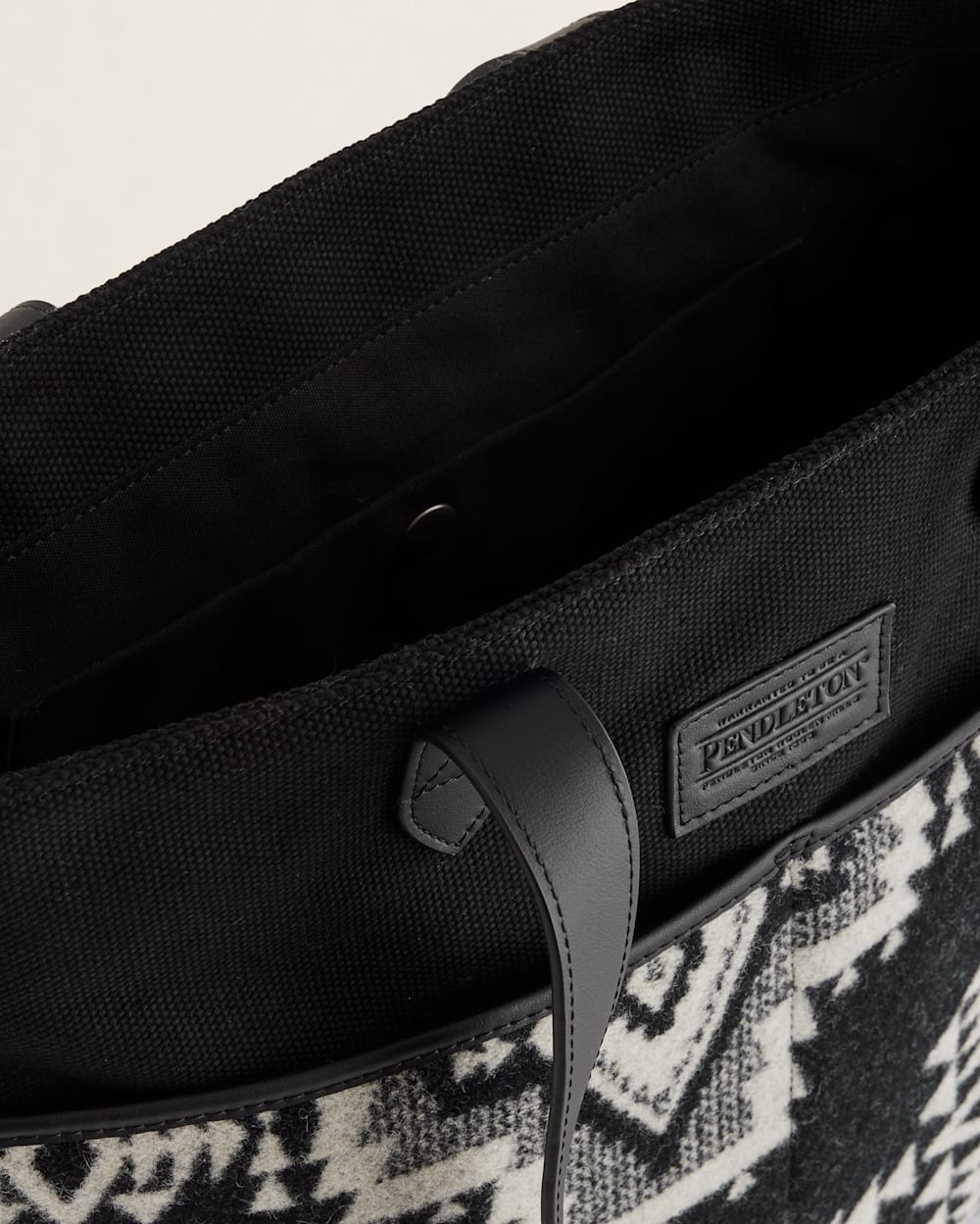 ROCK POINT WOOL/LEATHER MARKET TOTE