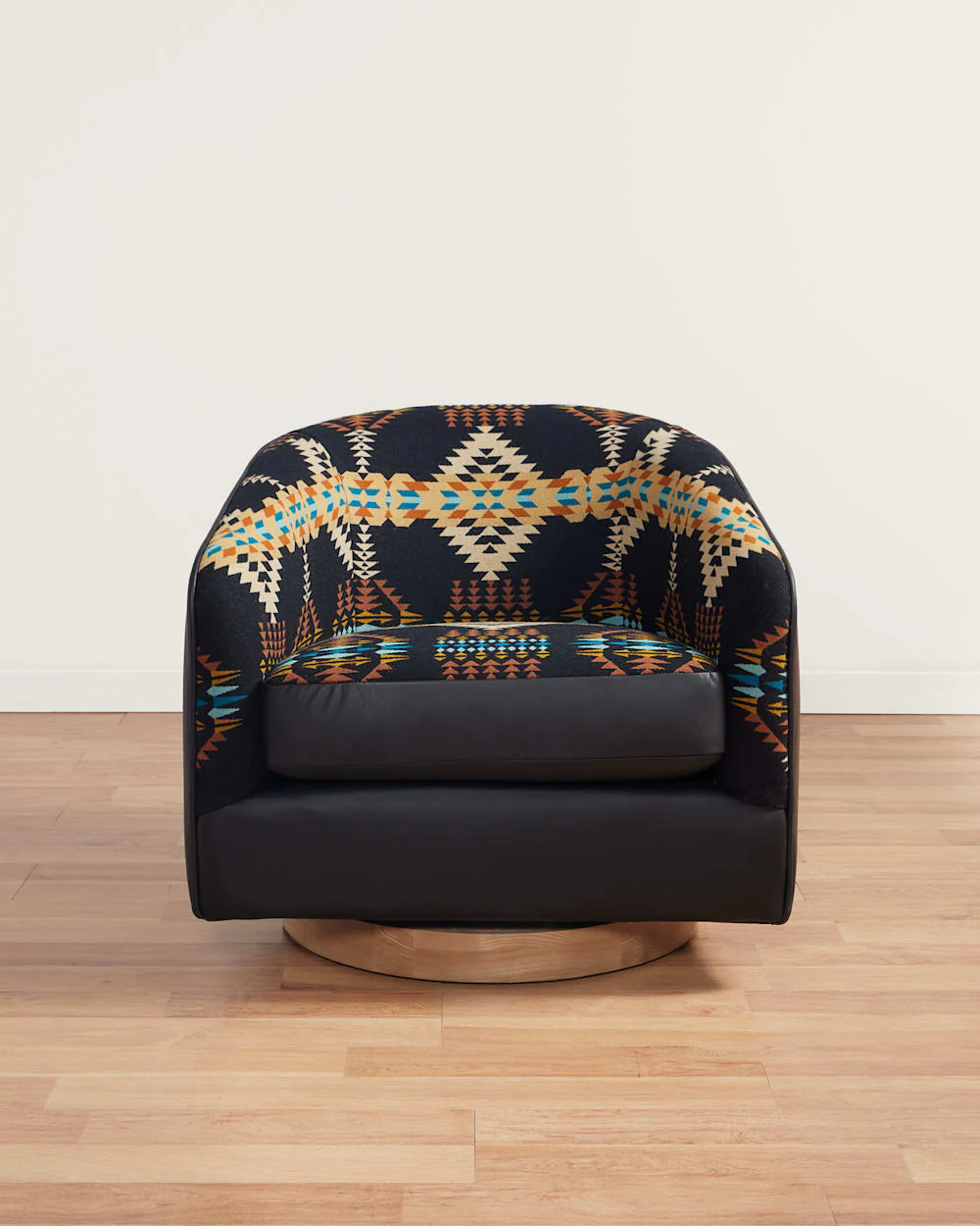 RANCHO ARROYO BARREL CHAIR