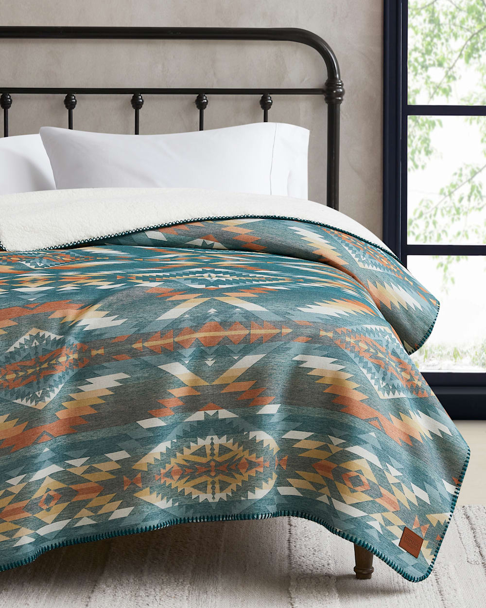 SUMMERLAND SHERPA THROW
