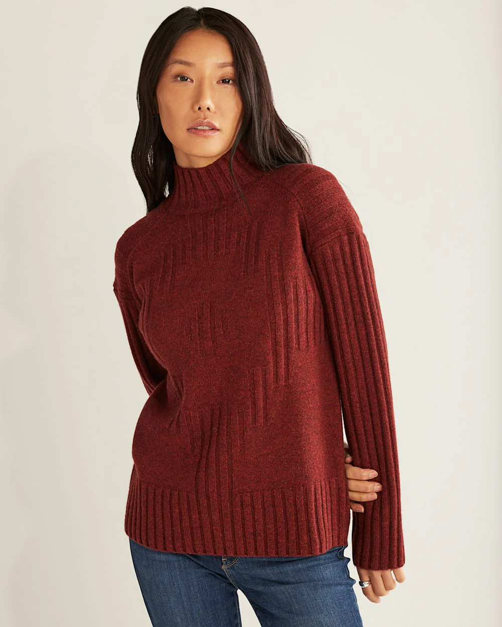 WOMEN'S OVERSIZED MOCKNECK PULLOVER
