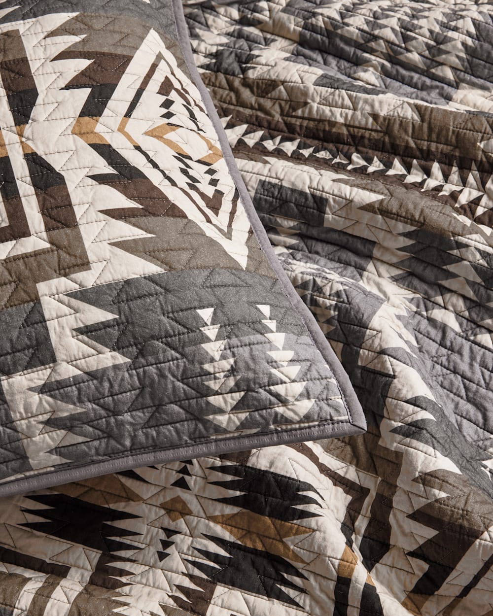 HARDING STAR PRINTED COVERLET SET