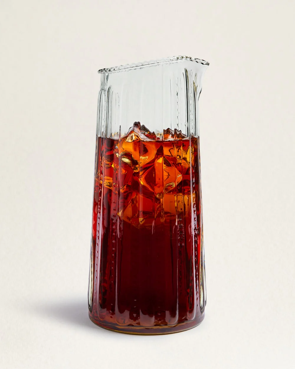 RUFFLE GLASS CARAFE
