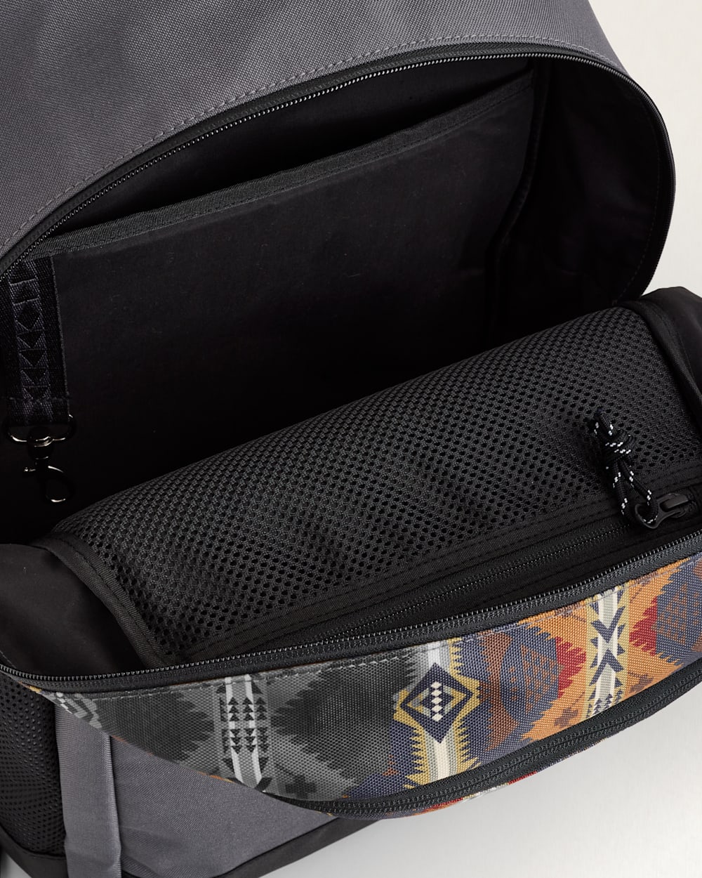 NEHALEM ADVENTURE BACKPACK