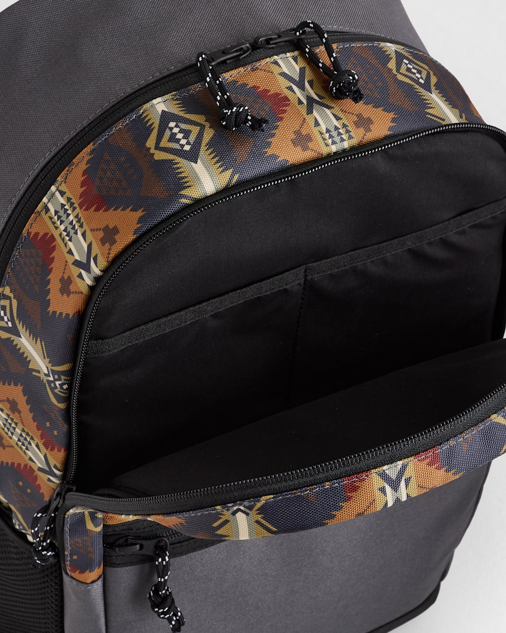 NEHALEM ADVENTURE BACKPACK