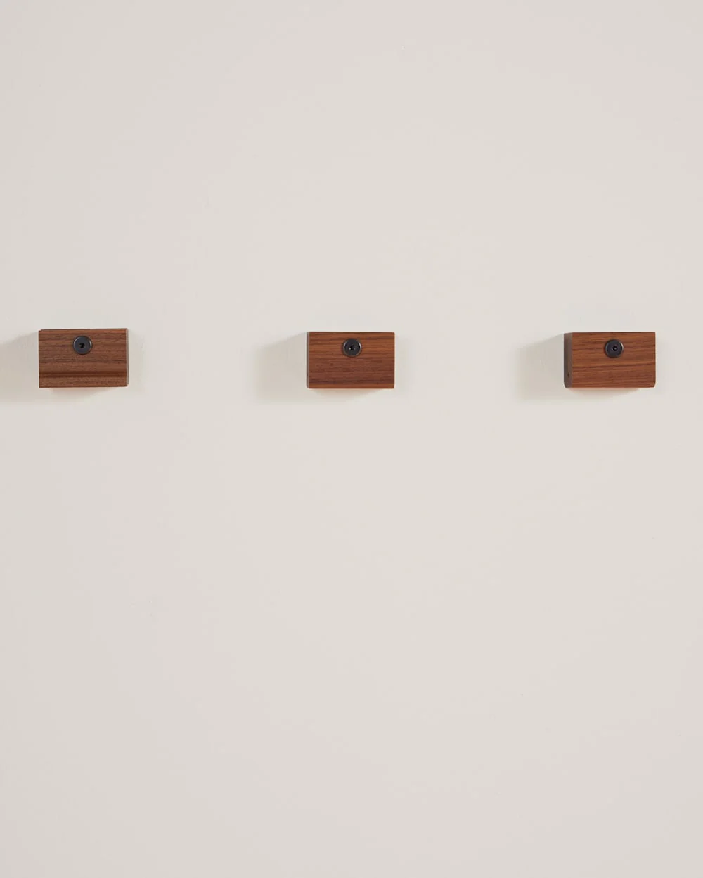 WOODEN BLANKET HANGER CLIPS