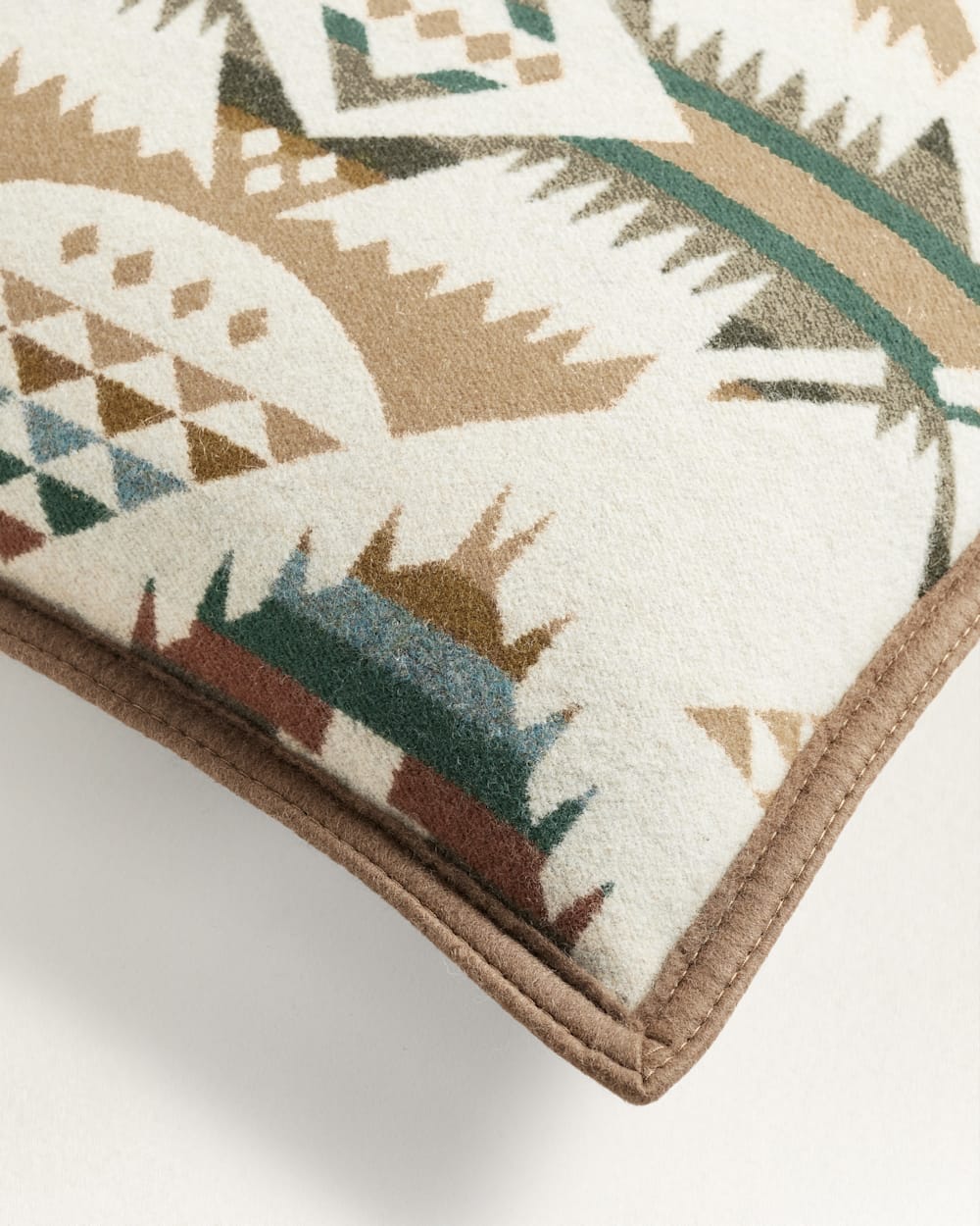 NEHALEM PILLOW