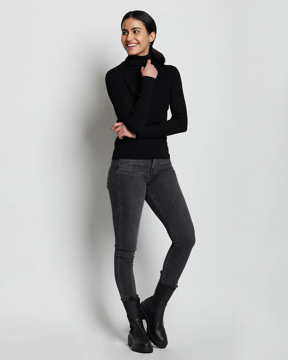 WOMEN'S FITTED MERINO TURTLENECK