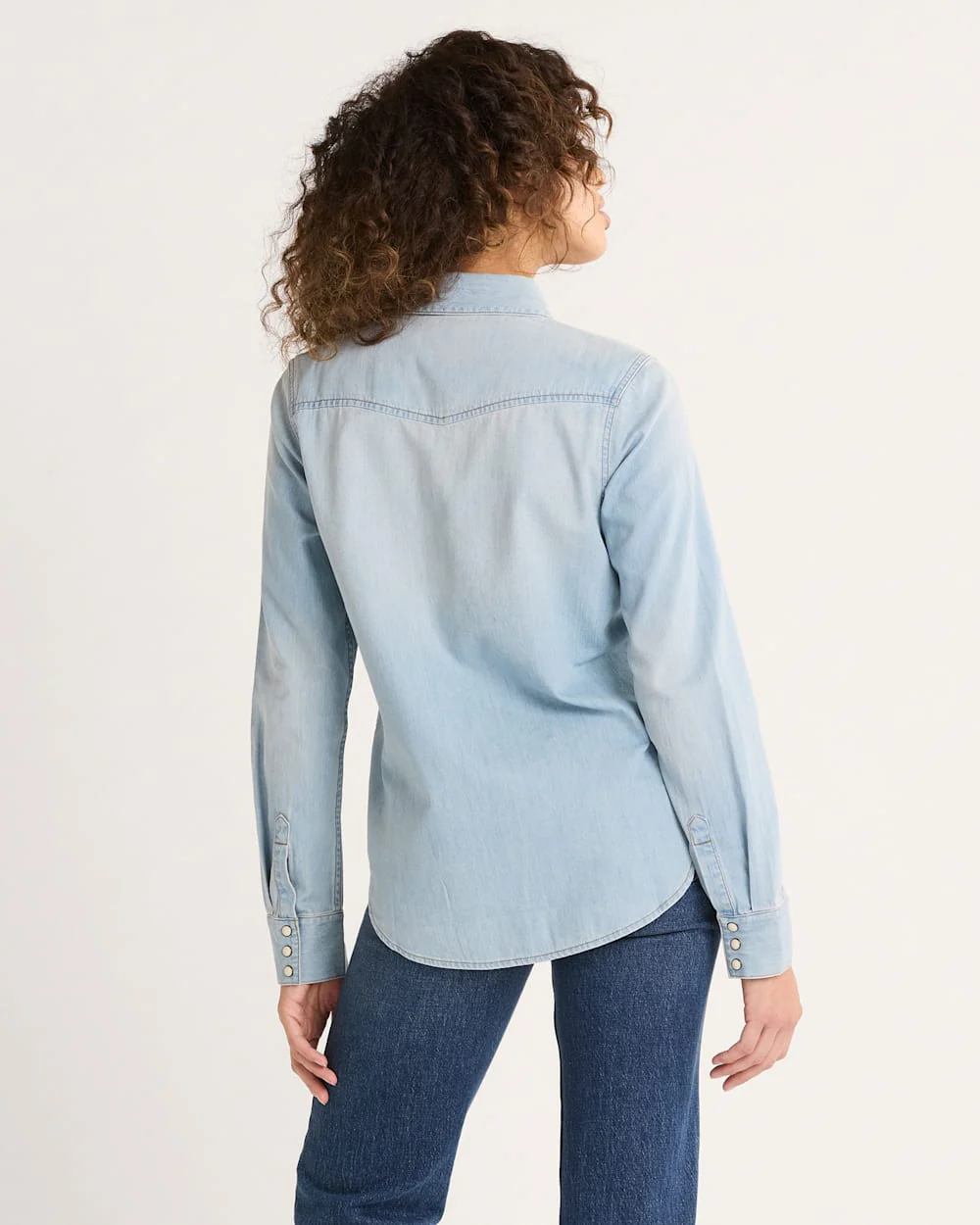 WOMEN'S CHAMBRAY GAMBLER SHIRT