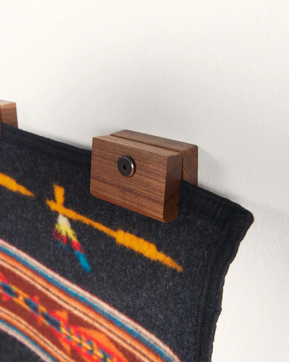WOODEN BLANKET HANGER CLIPS