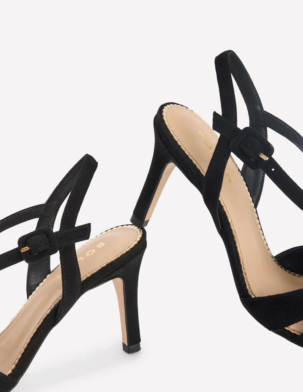 Point Interlocked Heels-Black
