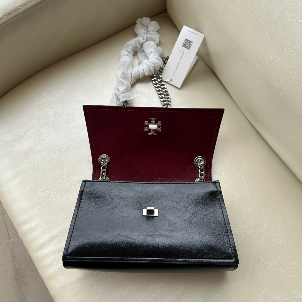 001 2025 Latest mini Kira Series Oil-wax cowhide baguette bag chain bag shoulder bag