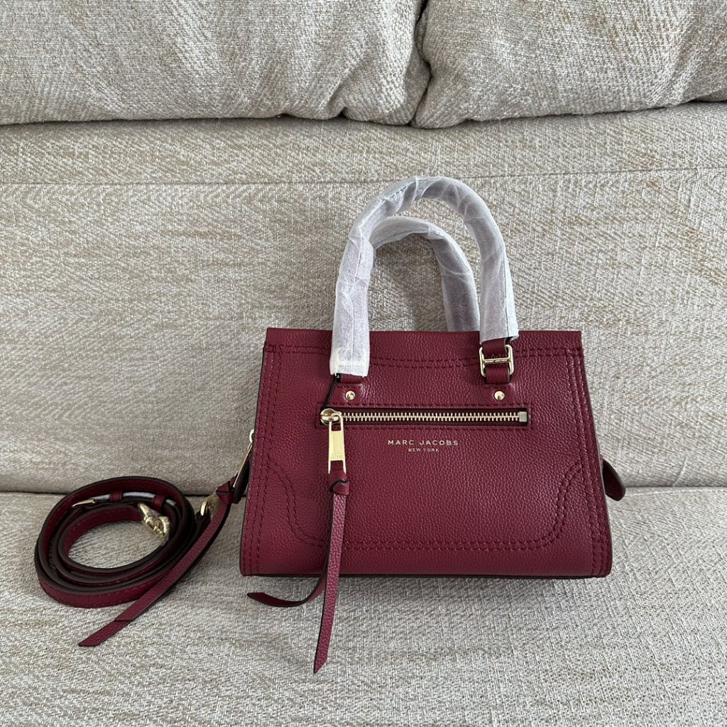 MARC JACOBS 100% genuine leather crossbody bag features a lychee grain top layer of cowhide, which is super soft and fine