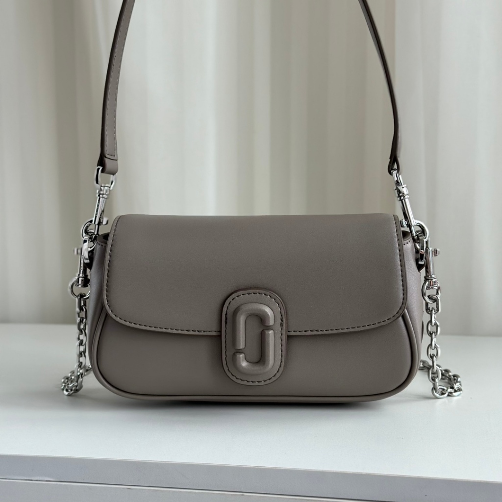 The Clover Small Shoulder Bag Leather Underarm Bag Chain Bag 2P4HSHO35H02