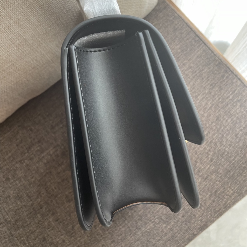 001 206 box tofu bag nappa cow leather shoulder strap detachable