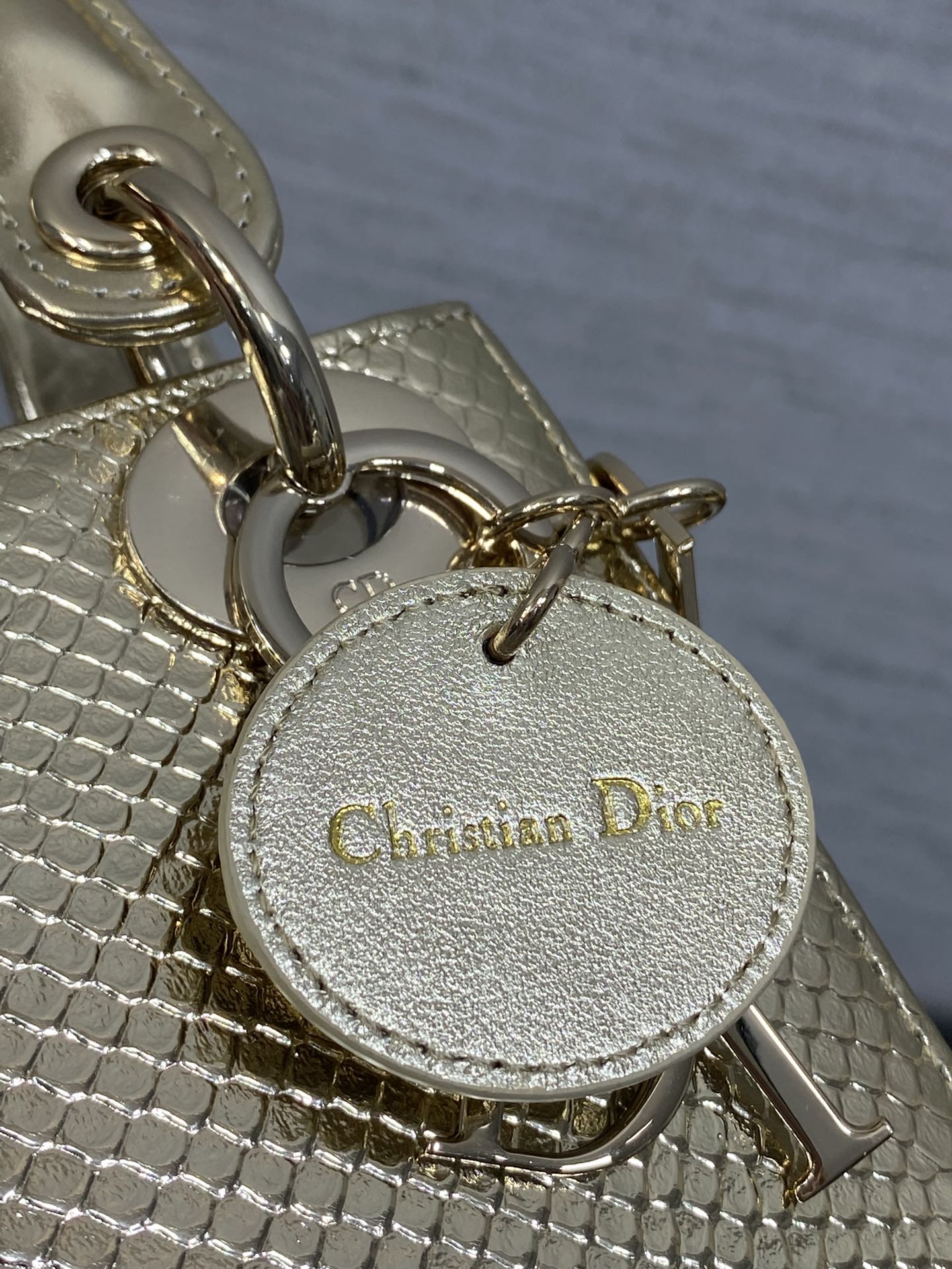 Lady Diana's three-compartment rare snake skin handbag