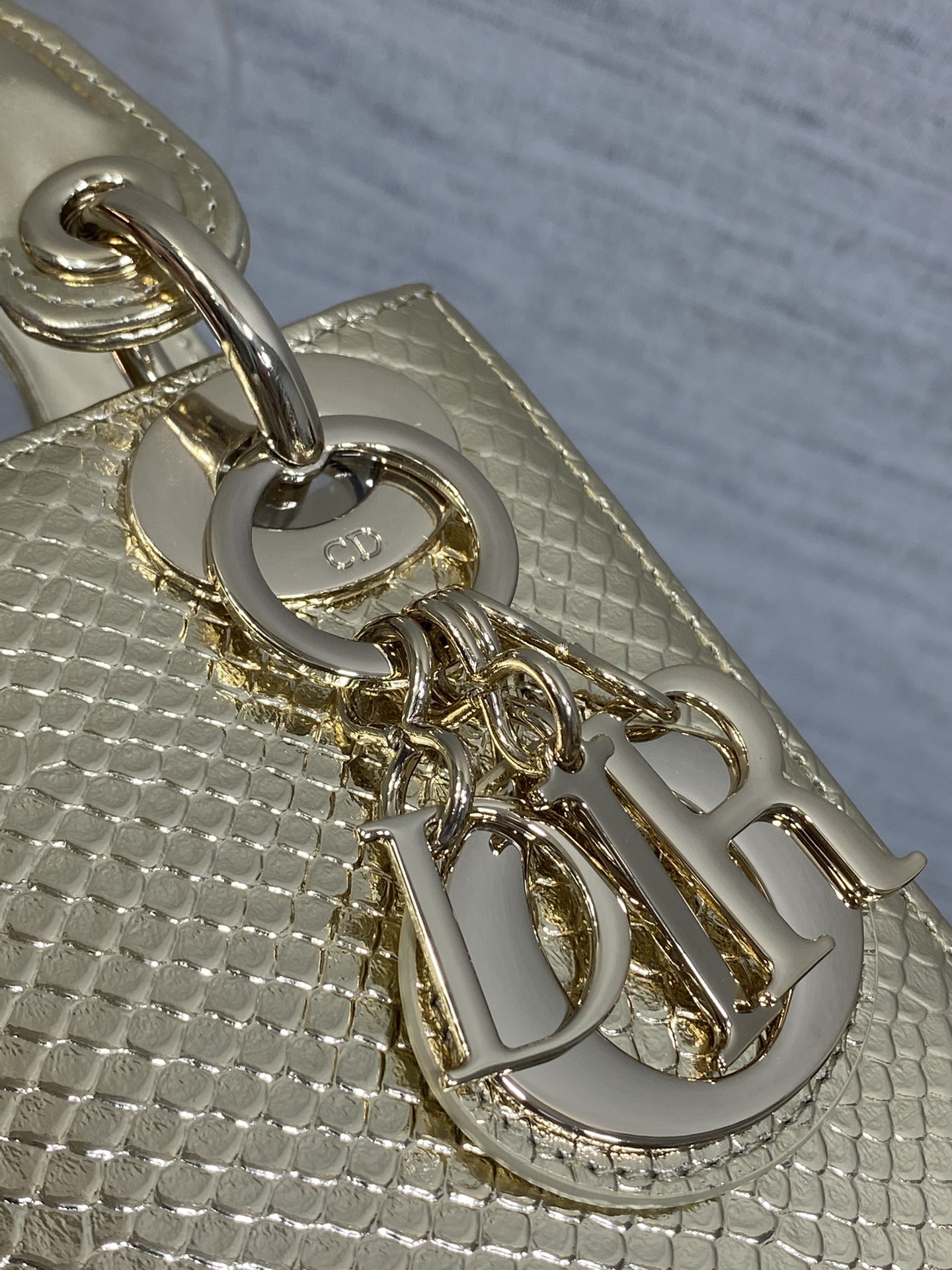 Lady Diana's three-compartment rare snake skin handbag