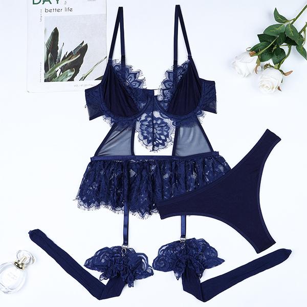 SEXY DRIEDELIGE LINGERIE SET MET KANTEN DETAILS