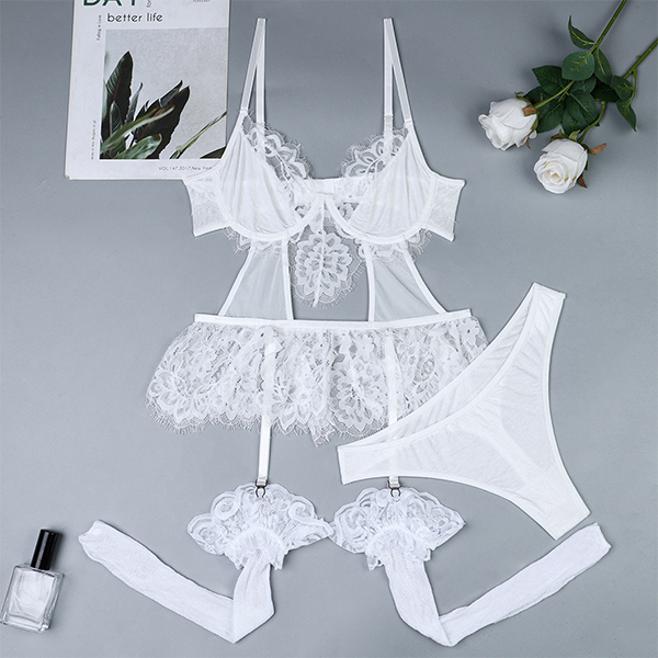 SEXY DRIEDELIGE LINGERIE SET MET KANTEN DETAILS