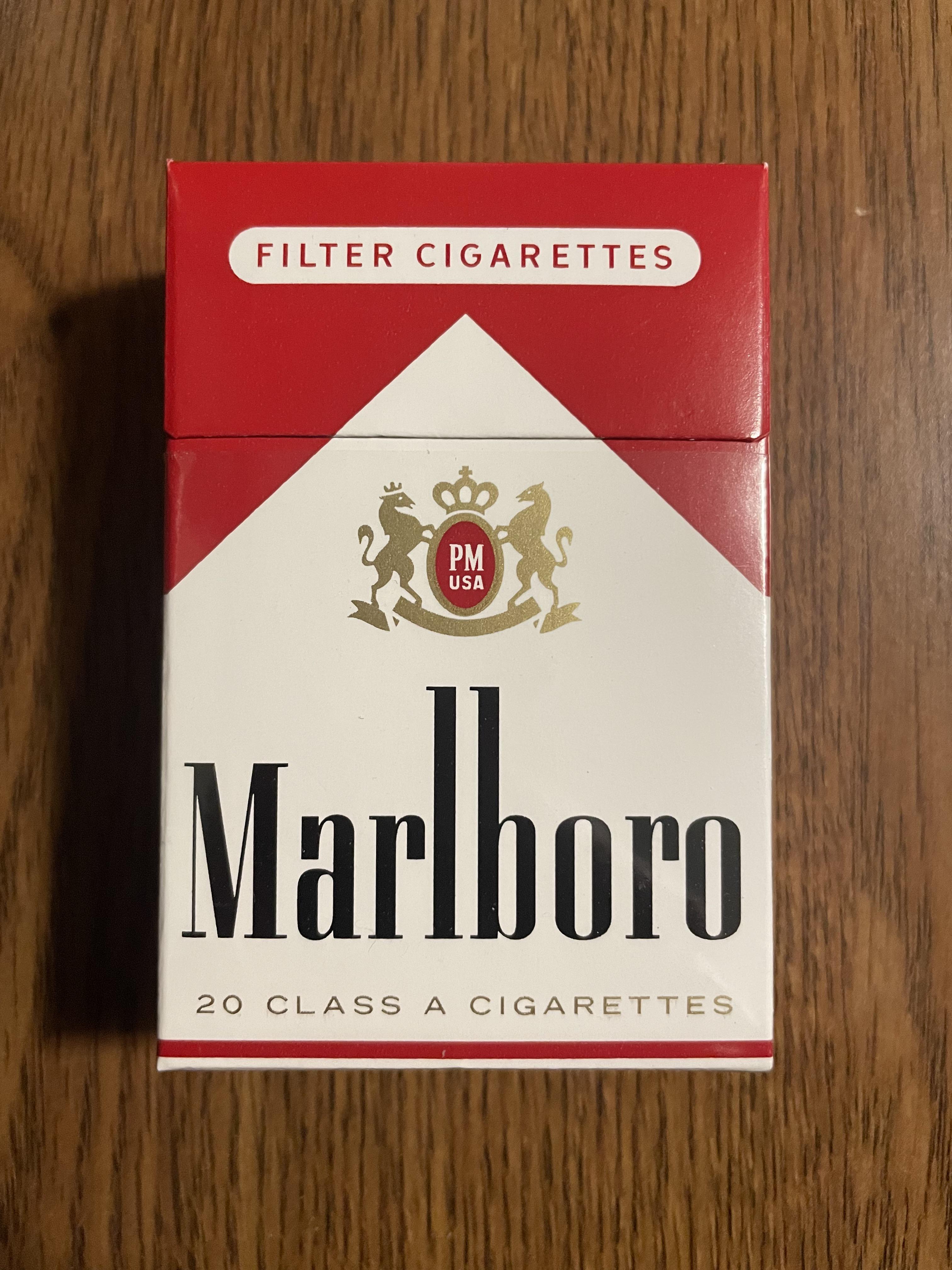 Premium Marlboro Red Short 10-pack carton showing robust full-bodied tobacco quality