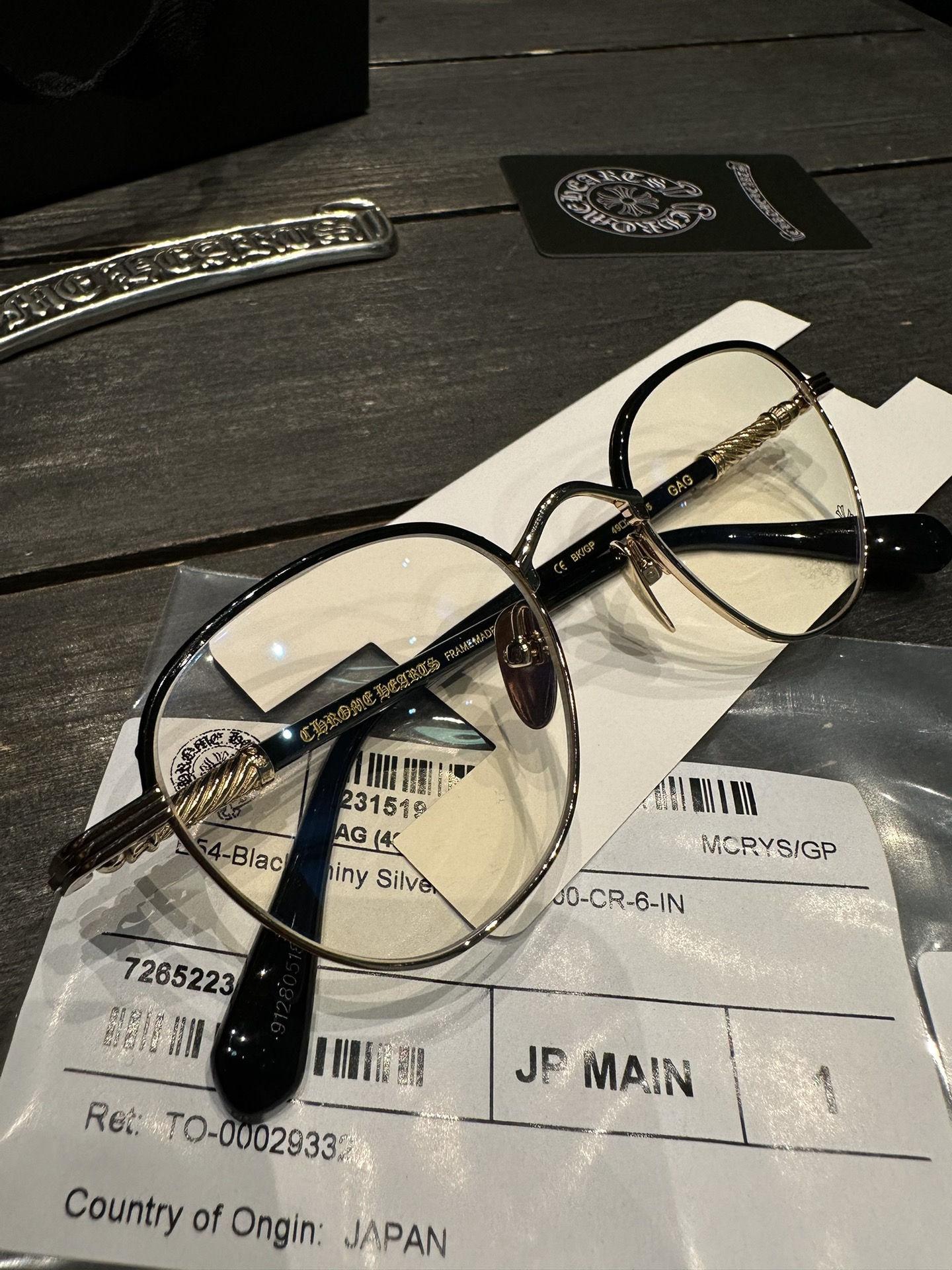 Chrome Hearts GAG EyeglassesExclusive silver version GAG eyeglasses, perfectly replicating details.We previously made a batch of silver version glasses, and recently some customers have been requesting them again.So we're making another batch!