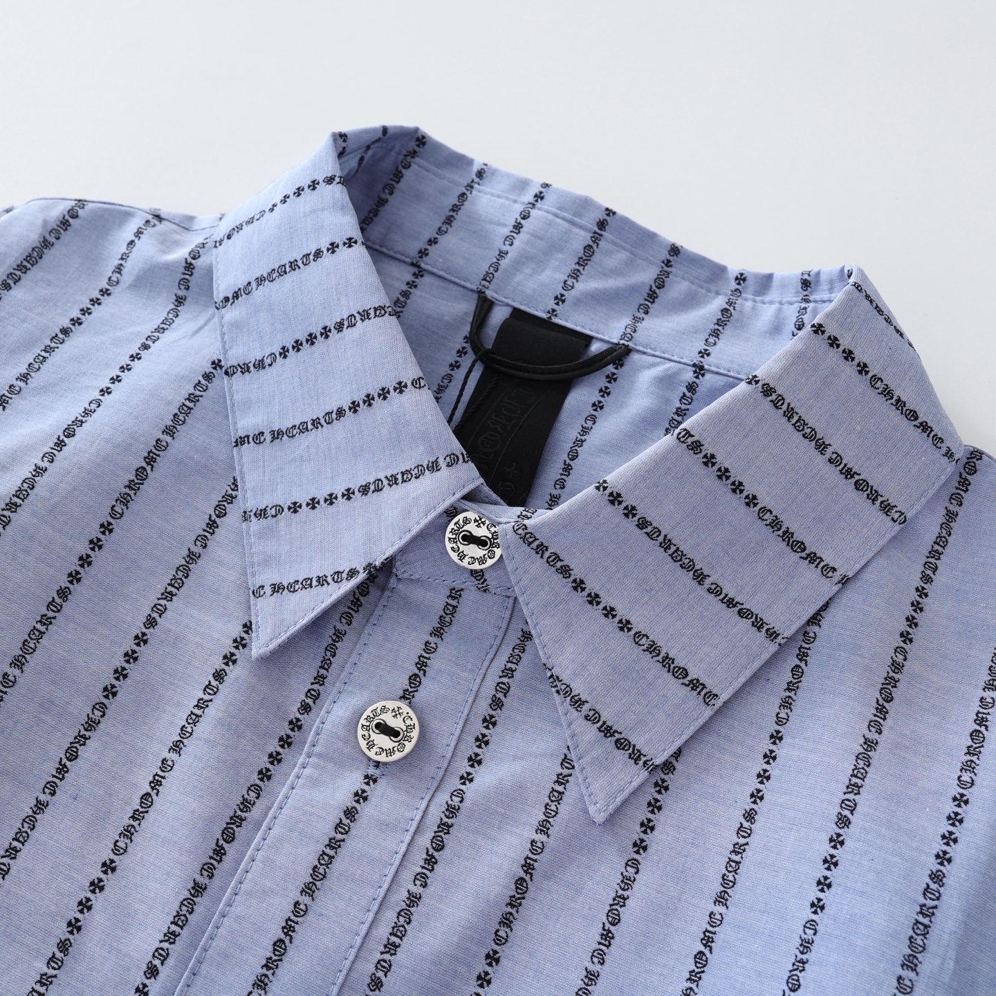 CH's new Sanskrit all-over print yarn-dyed shirt. Two colors and all sizes available. Original New York National Institute of Quality (purchased for 20,000). Custom-dyed yarn is made of 100-count double-ply yarn (minimum order 1000 meters). Crafted o