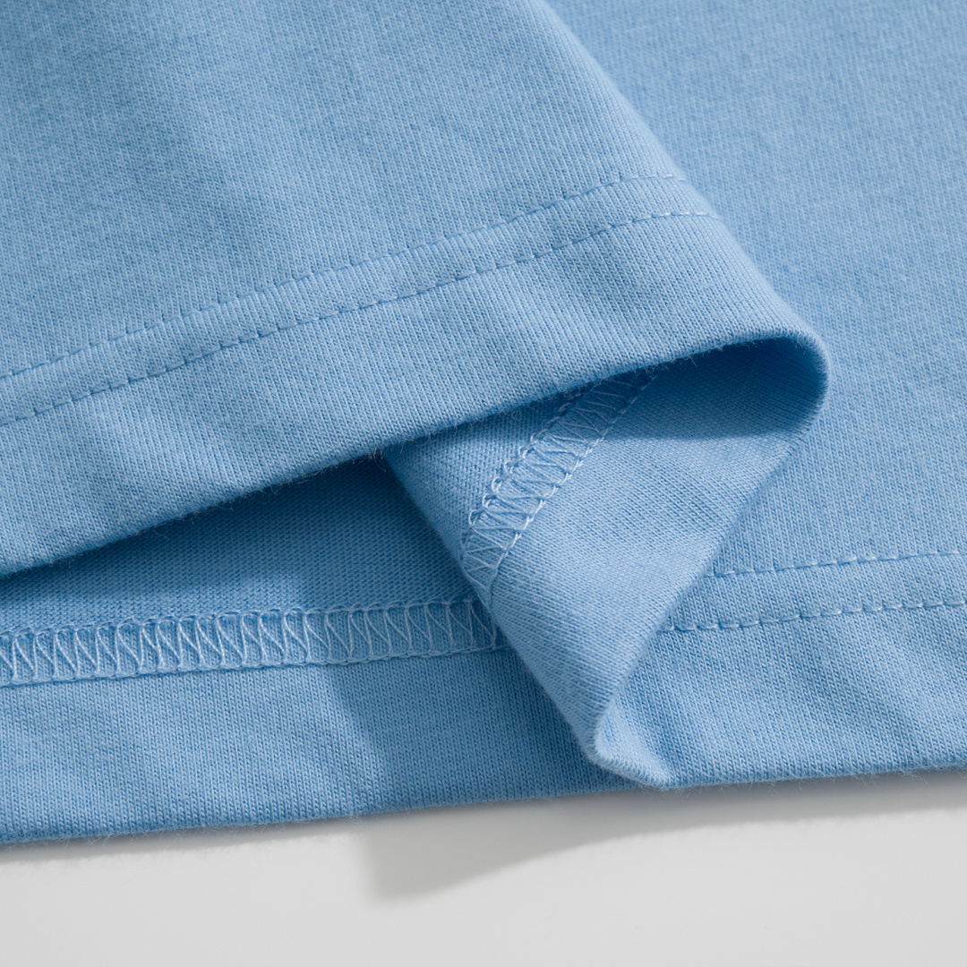 CH Miami Exclusive Horseshoe Print Short-Sleeve T-ShirtIdentical dark print, distressed washed dusty blue, exclusive wash process for a retro look. Made with 190g thickened fabric for a crisp and structured fit. Double stitching reinforces the neck