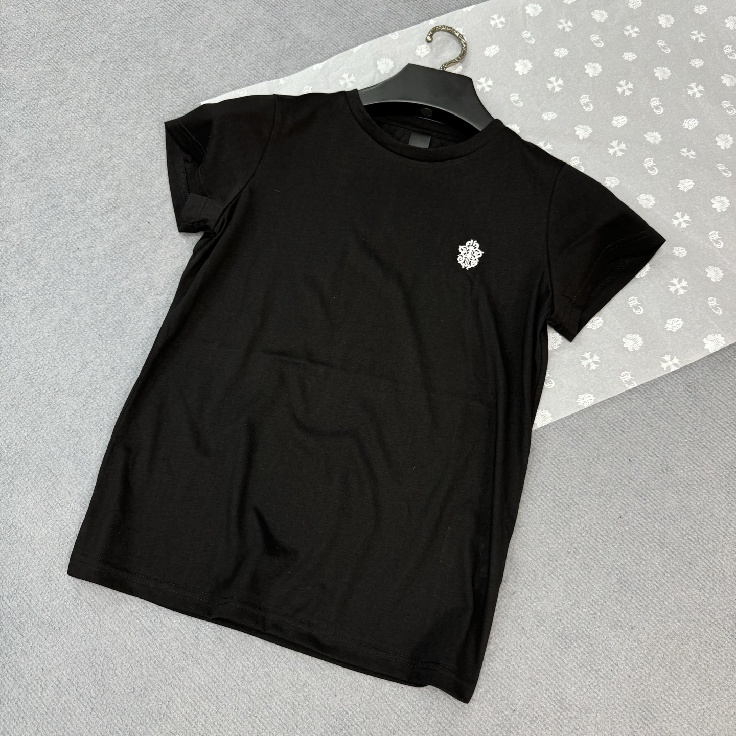 Chrome Hearts GRP Y Embroidered Slim Fit Women's Short-Sleeve T-ShirtCustom-knitted 160g high-sheer pure cotton fabric, 3D embroidered details, in stock and ready to shipSizes: S M L XL