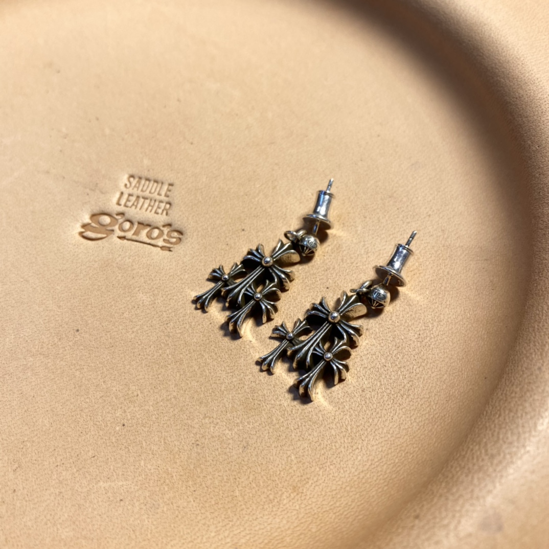 【New Arrival - Three-Cross Stud Earrings】Latest Three-Cross Element, 2020 New ArrivalRetail Price: 3.6k RMB each, same style as Ma Siwei22K Gold Diamond Three-Cross Stud EarringsMa Siwei's Style, Wear these earrings and get the same girlfriend!