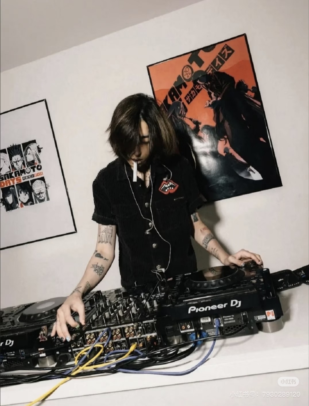 Chrome Hearts Exclusive Mattyboy Red Lips Corduroy ShirtHardware is original molded and silver-plated. Lining is identical to the authentic product.Sizes S-XL