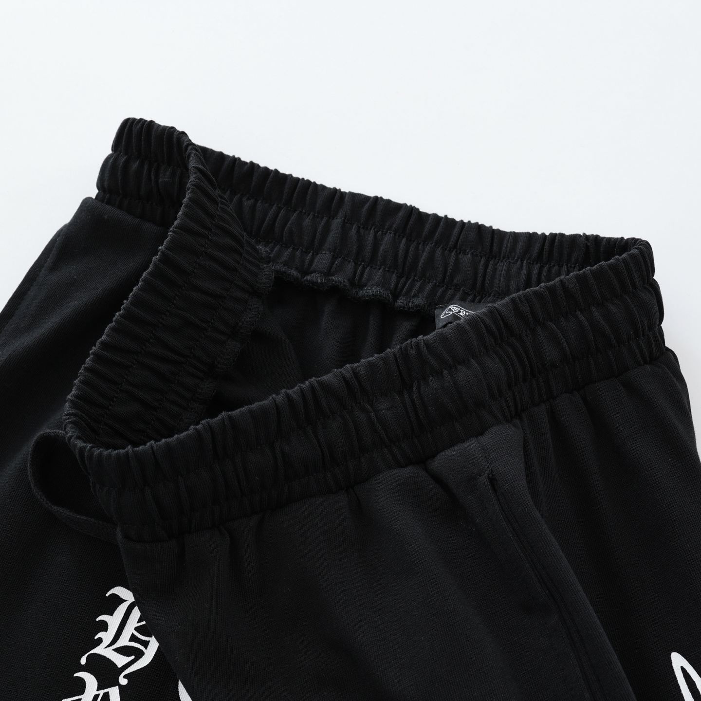 CH DeadlyDoll Comic Strip Pants, Black. All sizes available. Originally purchased from Hangzhou Guozhuan for 19,800 RMB. Made of 380g knitted cotton. Printed with imported plastisol technology. Custom metal drawstring closure. Loose fit. Unisex. Exce
