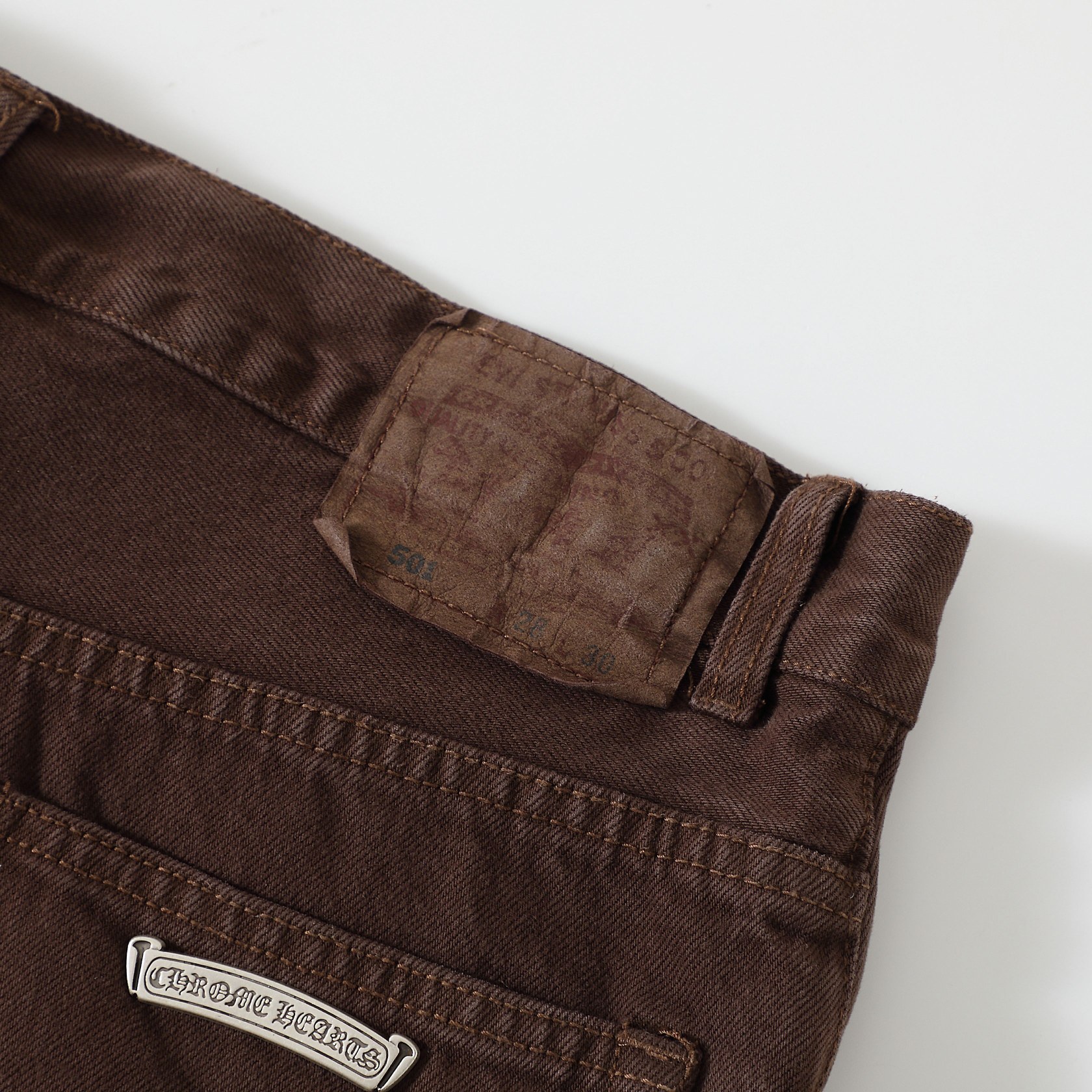 CH Genuine Leather Embroidered Chrome Hearts Jeans, custom-made denim fabric, custom-made silver-plated Chrome Hearts buttons, crosses hand-embroidered with top-grain sheepskin (horsehair, sheepskin, suede, and various other rare leathers) (26 genuin