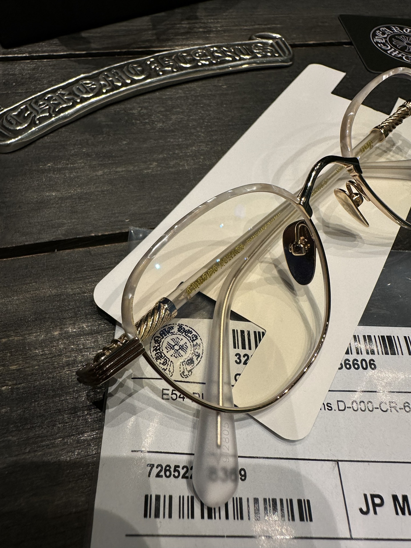 Chrome Hearts GAG EyeglassesExclusive silver version GAG eyeglasses, perfectly replicating details.We previously made a batch of silver version glasses, and recently some customers have been requesting them again.So we're making another batch!