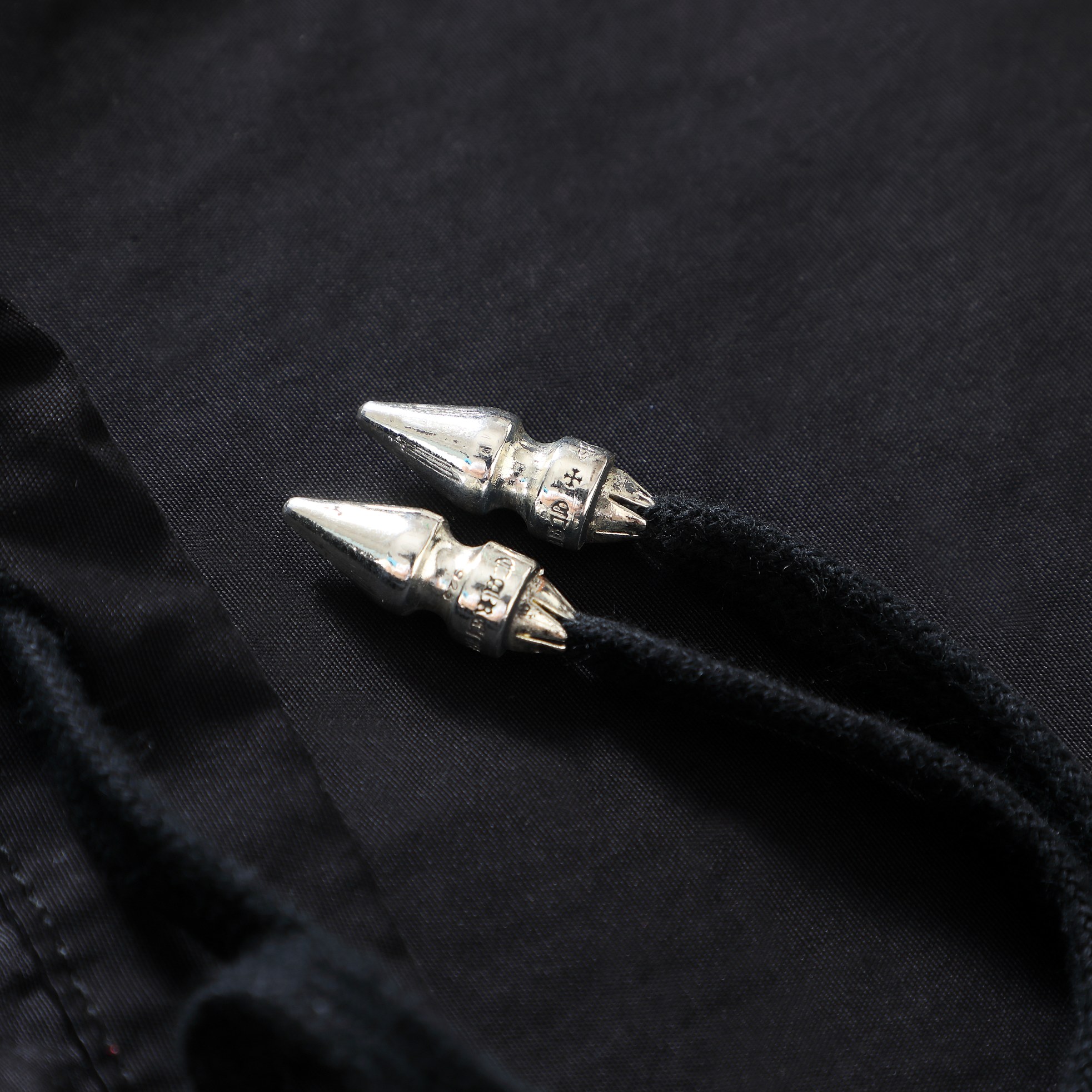 CH Chrome Hearts 24ss Drawstring Wide-Leg Paratrooper PantsOriginal version purchased for over 20,000 RMB. Made of military green custom-dyed pure cotton fabric, 200g, thick and breathable. Sizes are the same as the original, only one size available