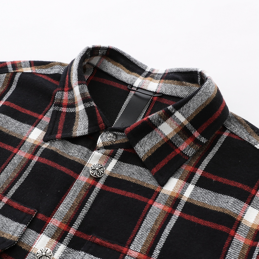 CH's new flannel plaid shirt in black and red. All sizes are now available. Made with 11-count double-ply 240g (260g after washing) cotton blend flannel. Features include brushed front, laser infrared positioning, hand-cut tailoring, and precise alig
