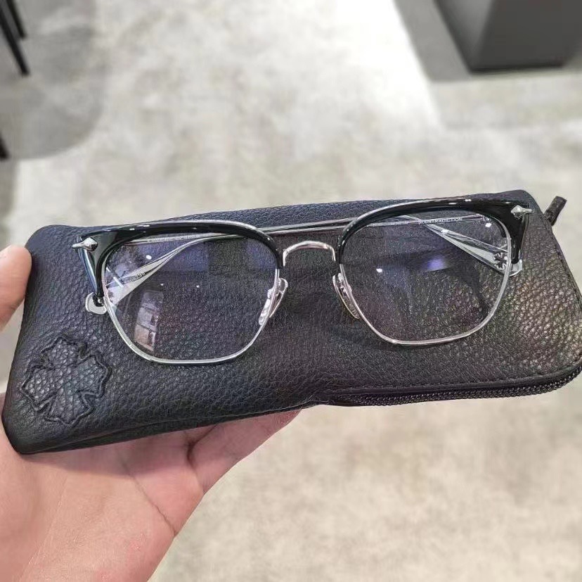 ChromeHearts Slaughter Glasses (Style as worn by Xue Zhiqian) - Classic design, top-tier item, 925 sterling silver accessories. Already shipped, limited stock. Most items on the market are common or misprinted; top-quality pieces are almost impossibl