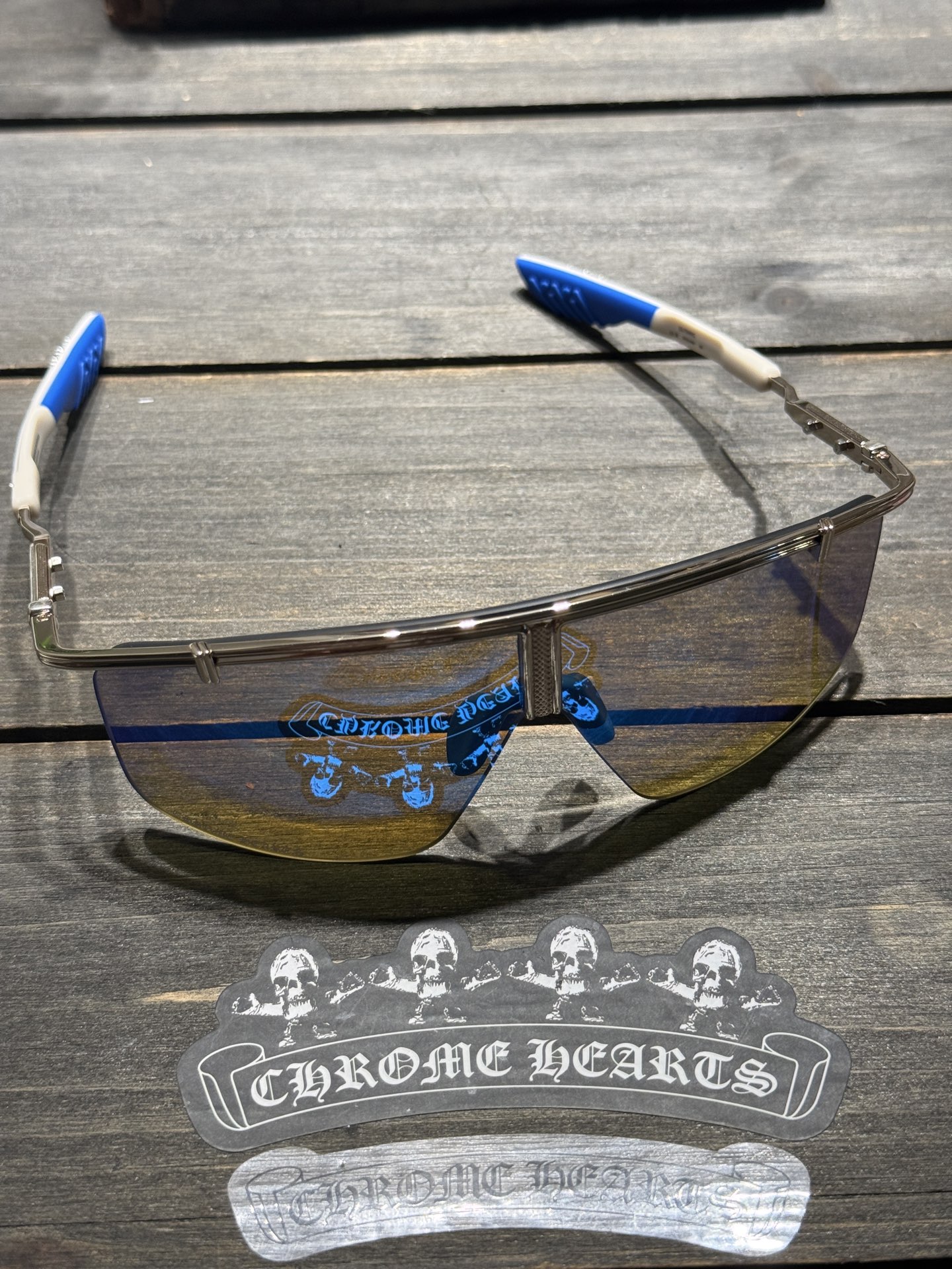 Exclusive❗CH-specific collector's edition cycling glasses. Top-notch craftsmanship surpasses all other versions on the market. It's the only one❗