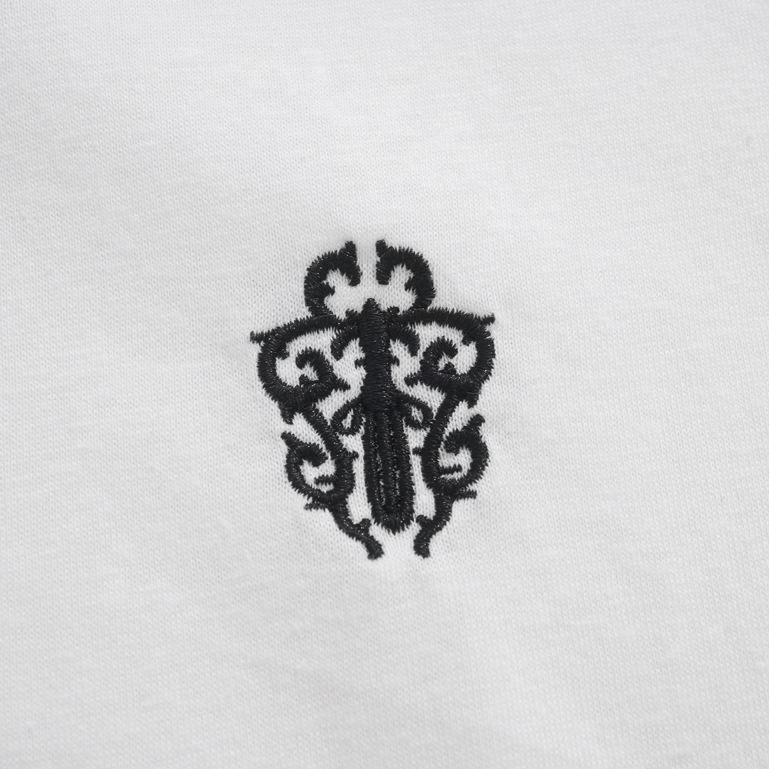 CH Chrome Hearts Sword Embroidered Long-Sleeve Base Layer T-Shirt, Women'sCustom-dyed fabric, cowhide collar label, sword embroidery on the chest, Sanskrit embroidery and cross embroidery on the backSizes S, M, L