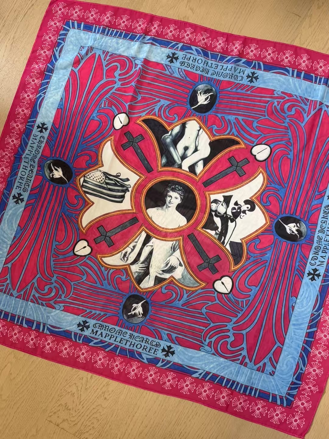 🆕New silk scarf, same style as G-Dragon's