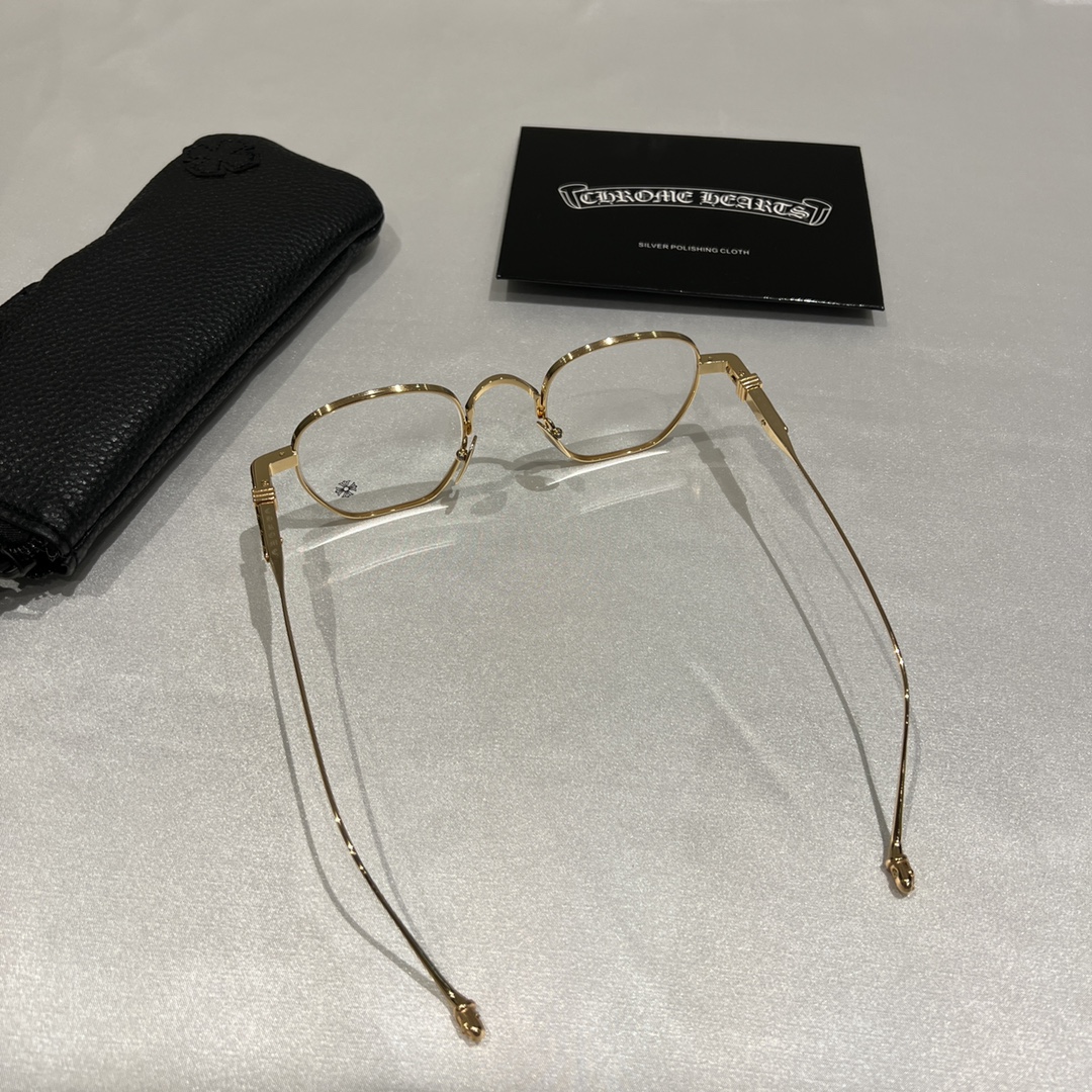 Chrome Hearts New Spring-Style Eyeglasses Purchased for 13,000 RMB at MixC Mall, Shenzhen. Nearly 5 months of R&D. Bright gold color scheme. Chrome Hearts' new spring-loaded eyeglass frame. The brand's first time using an embedded spring hinge, impro