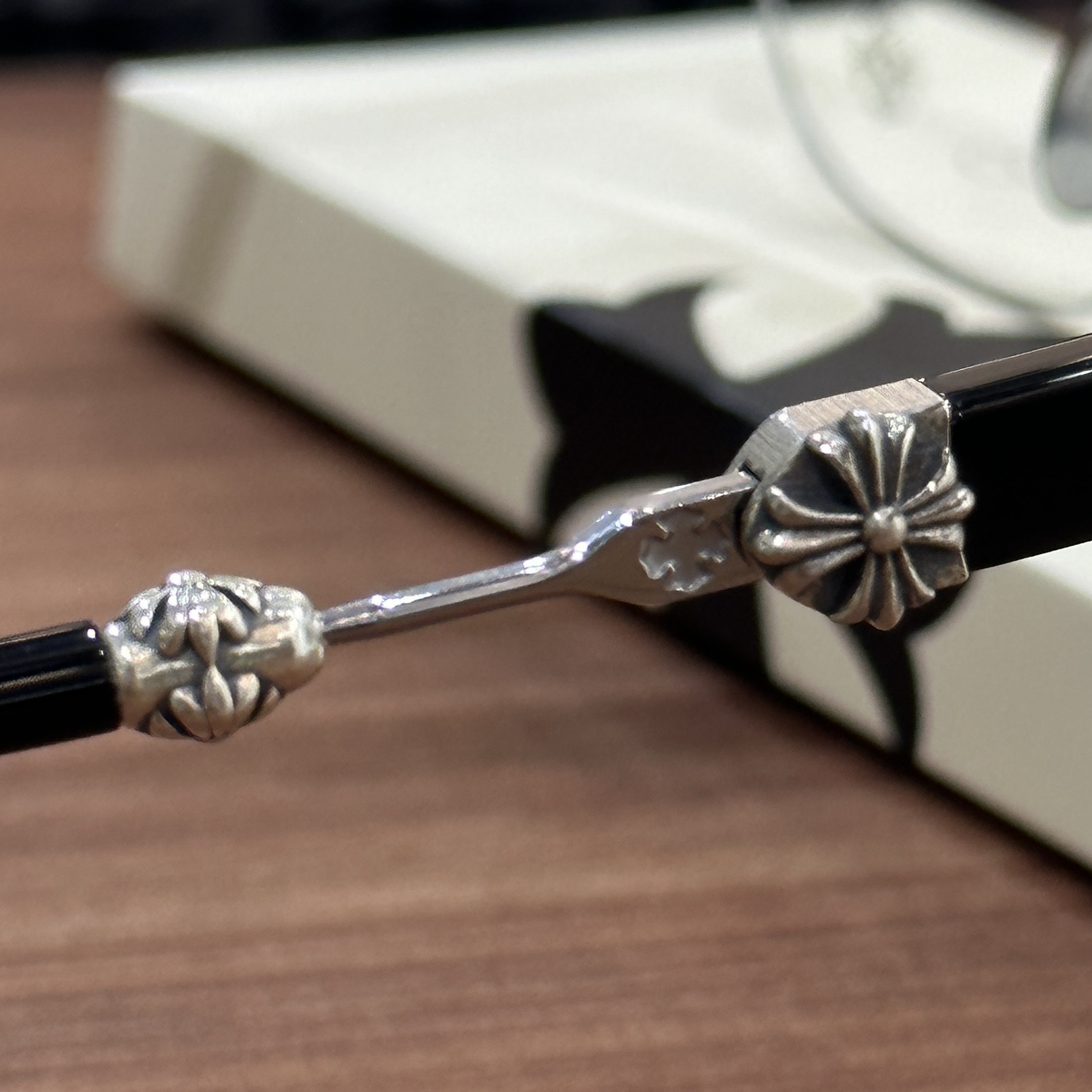 CH Eyeglasses Model: EVAGILISTSize: 53-19-143