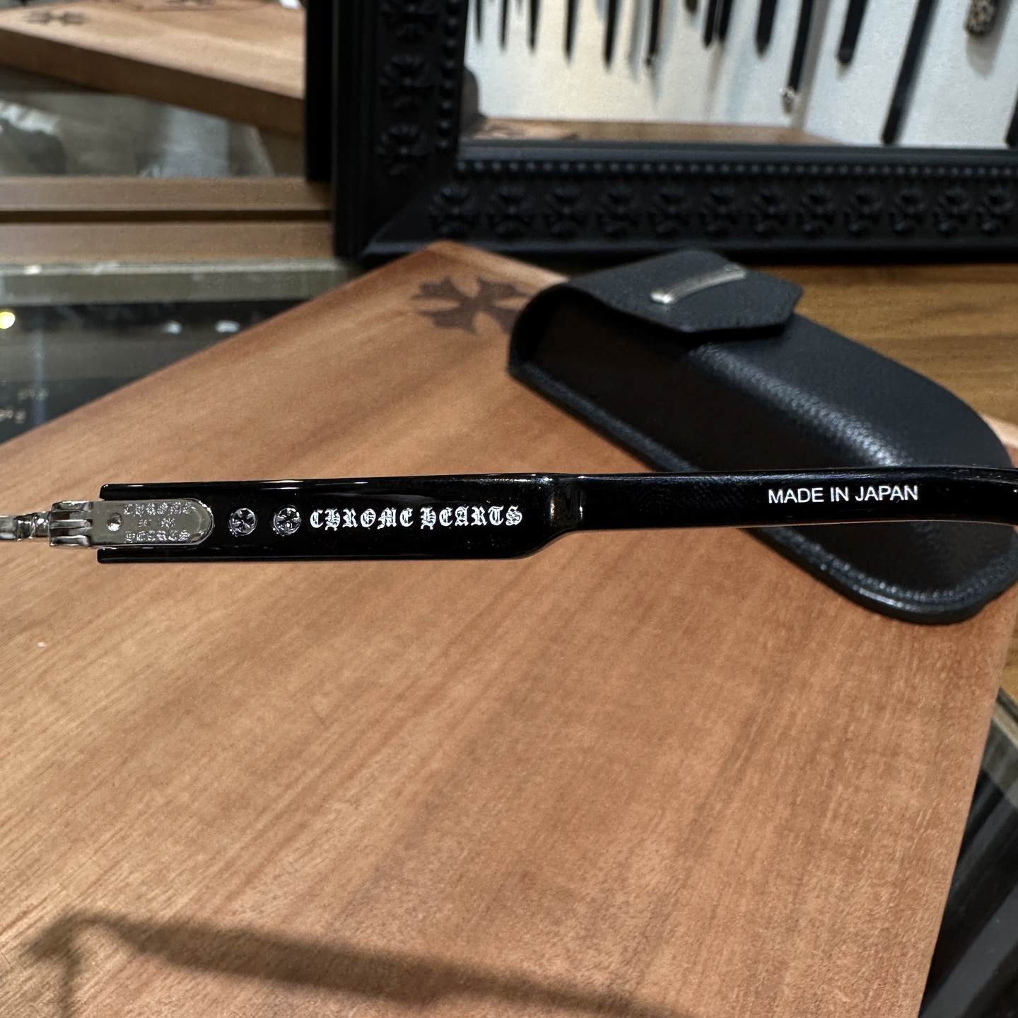 CH Rimless Glasses Model: DEEP IIMaterial: 925 SilverSize: 57cm x 20-146cmThe Hermes of eyewear