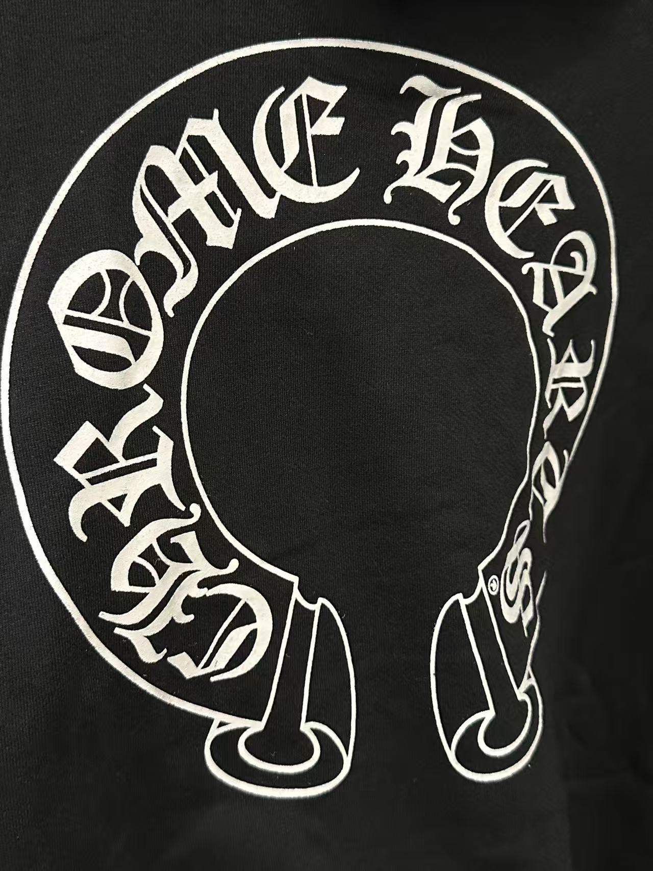 Chrome Heart Classic Black Horseshoe Floral Print Hooded SweatshirtThin Fleece LiningOriginal Print ProcessSizes S-XL