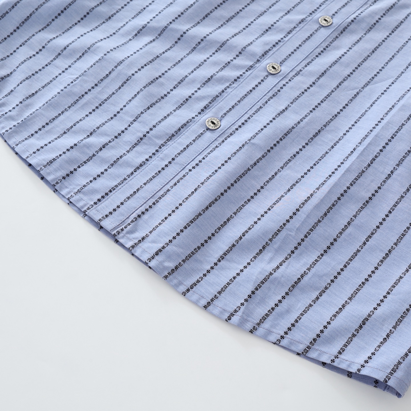 CH's new Sanskrit all-over print yarn-dyed shirt. Two colors and all sizes available. Original New York National Institute of Quality (purchased for 20,000). Custom-dyed yarn is made of 100-count double-ply yarn (minimum order 1000 meters). Crafted o